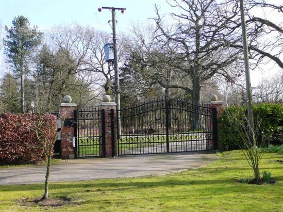 ENTRANCE GATES