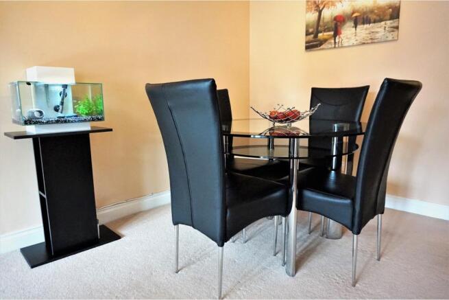 Lounge/Dining Room