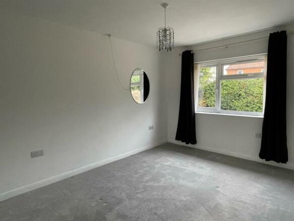 Bedroom..jpg