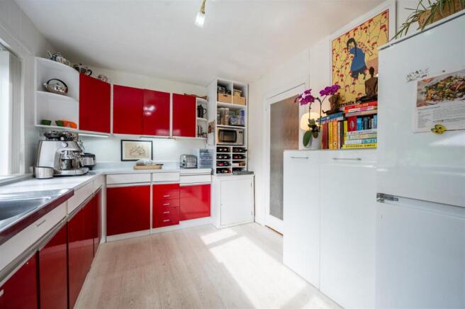 Kitchen (1).jpg
