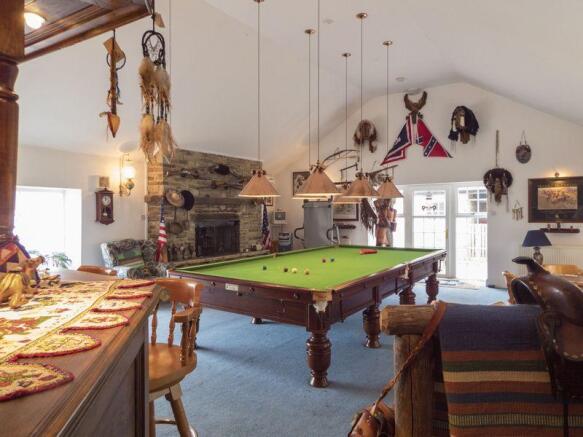 Bar/Games room