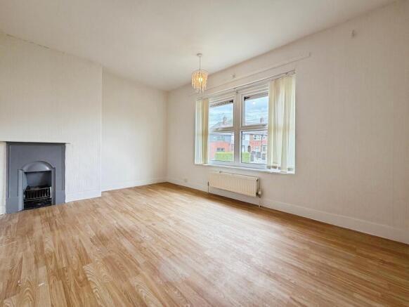 3 bed Semi-Detached to rent Image 4