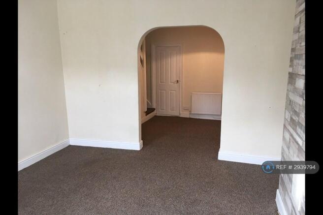 2 bed Terraced to rent Image 6