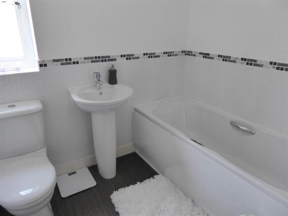 BATHROOM/WC