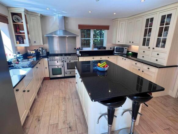 Kitchen 1.JPEG