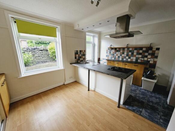 2 bed Terraced to rent Image 11