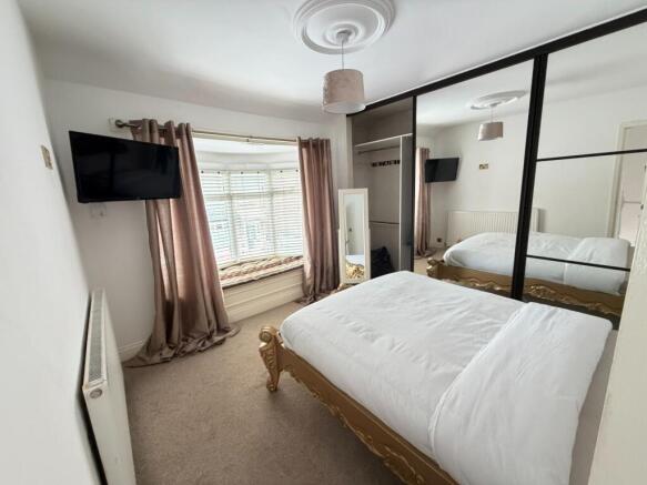 3 bed Semi-Detached for sale Image 12
