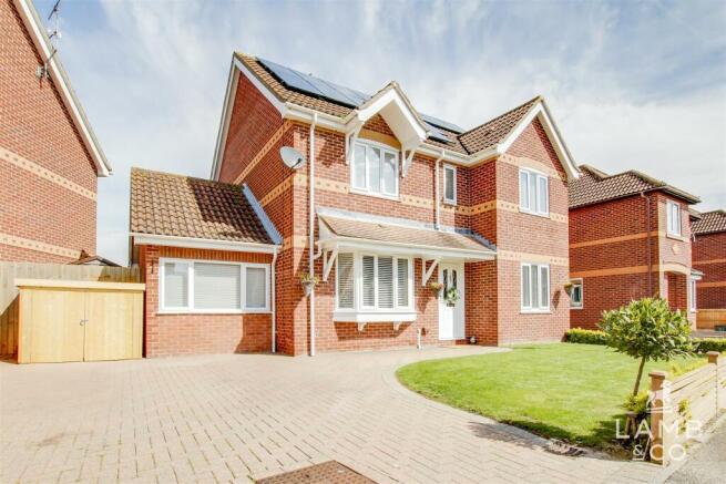 FRONT GARDEN: