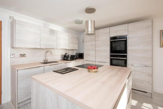 Kitchen Alt.jpg