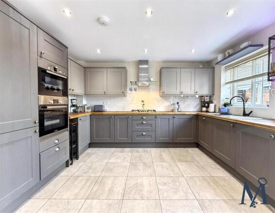 Kitchen Diner