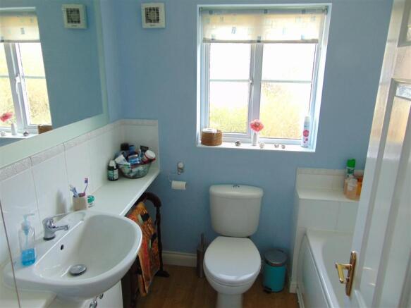 FAMILY BATHROOM
