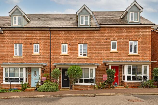 4-bed house on Summers Hill Drive, Papworth Everard, Cambridge, £375,000
