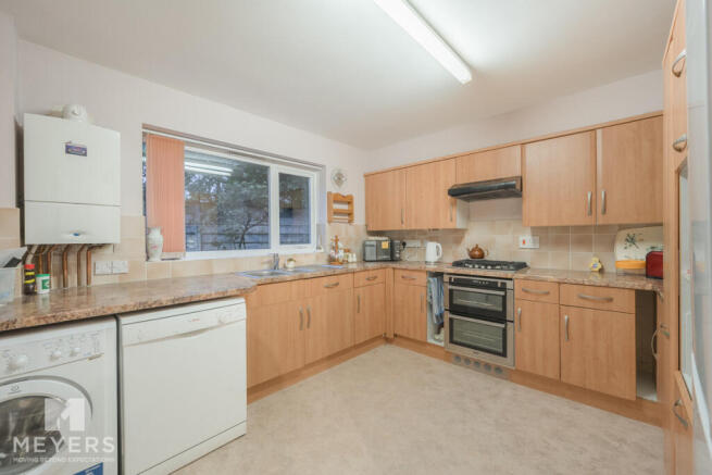 New Road, Ferndown, BH22 8 photo 4