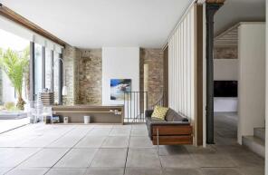 4, Dingley Place, London EC1V 8BP