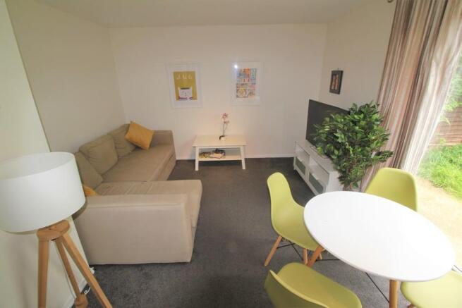 Lounge Reverse