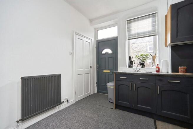 3 bed Terraced for sale Image 7