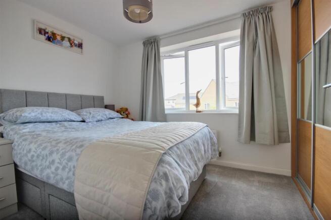4 bed Detached for sale Image 8
