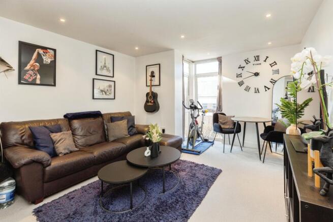 Kerr Place, Aylesbury photo 2