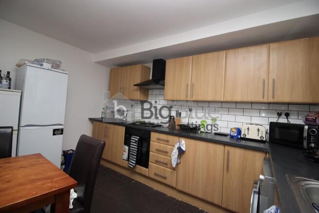 5 bed Terraced to rent Image 9