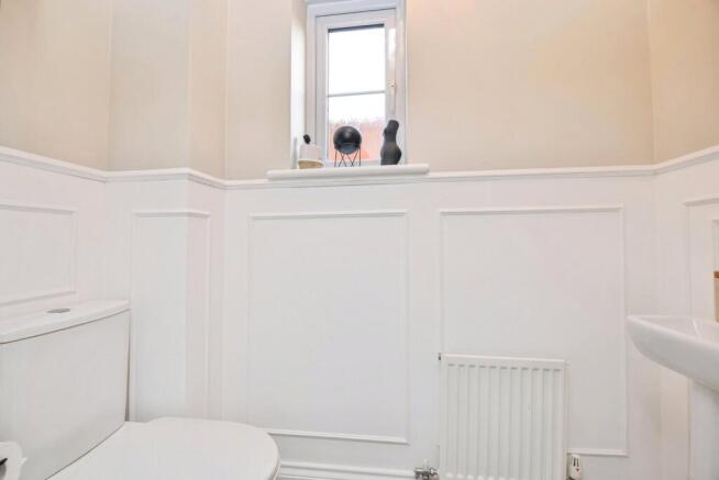 3 bed Semi-Detached for sale Image 6