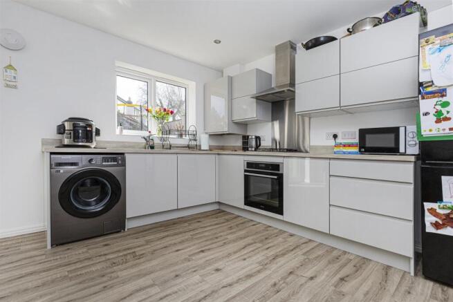 3 bed Town House for sale Image 10