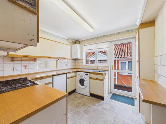 3 bed Detached Bungalow for sale Image 4