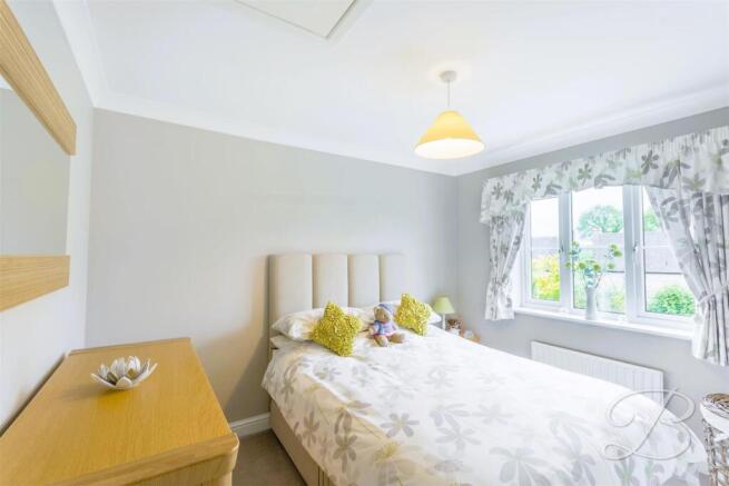 bed 2.jpg