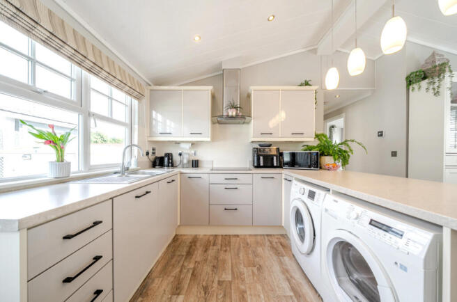 Takeley Park, Hatfield Broadoaks Road, Takeley, Bishop's Stortford, CM22 photo 4