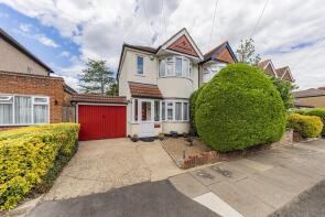 57, Seaton Gardens, Ruislip HA4 0BB