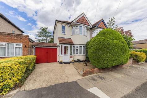 Seaton Gardens, Ruislip Manor