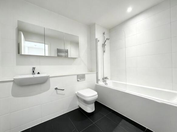 24 Linacre - Bath...