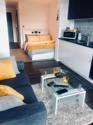 2 bed Apartment to rent Image 5