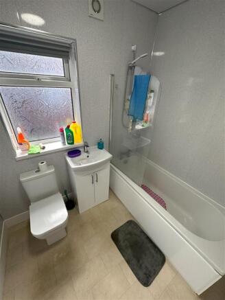 5 bed House Share to rent Image 8