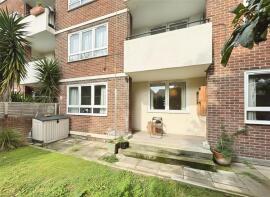 2, Boddington House, Pomeroy Street, London SE14 5BX