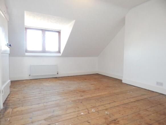 BEDROOM 2