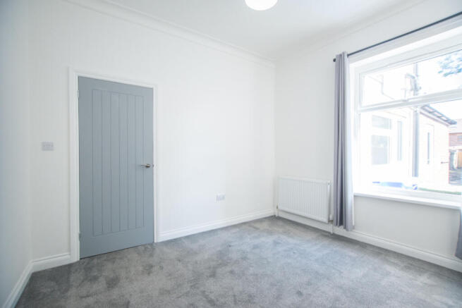 3 bed Terraced to rent Image 5