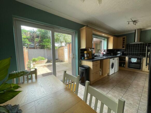 KITCHEN BREAKFAST ROOM