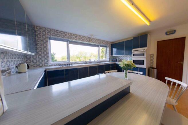 Kitchen & ...