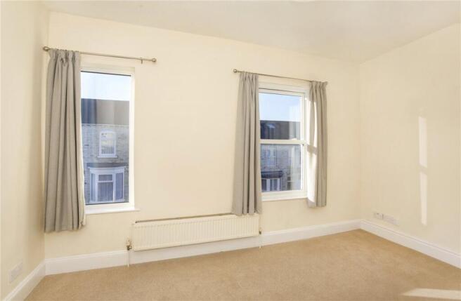 2 bed Terraced to rent Image 9