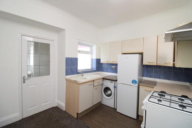 2 bed Terraced to rent Image 4