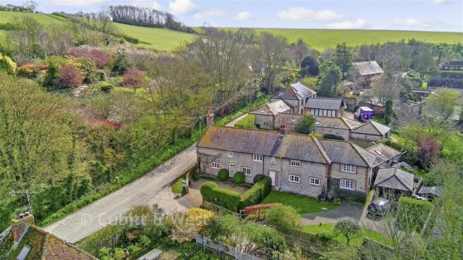 Front Elevation In South Downs