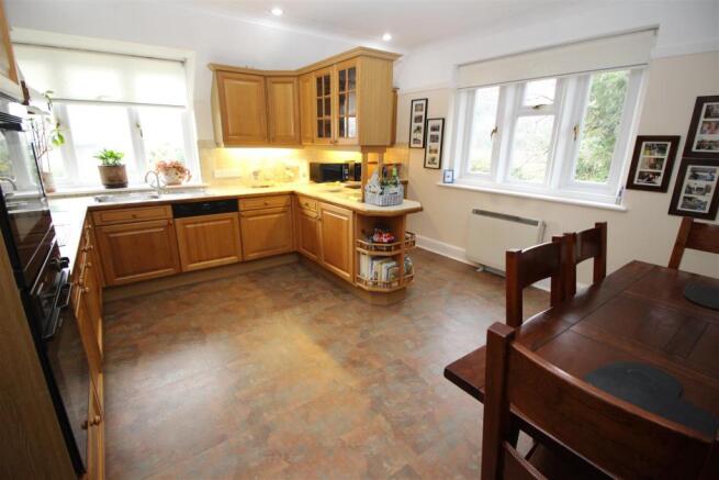 Kitchen / Breakfast Room