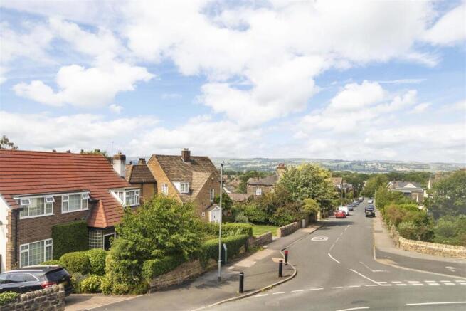 2 bed Flat for sale Image 12