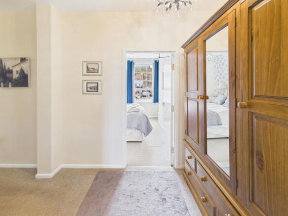2 bed Apartment for sale Image 6