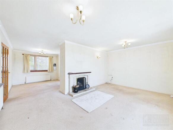 Sitting Room & Dining Area