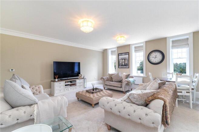 2 bed Apartment for sale Image 4