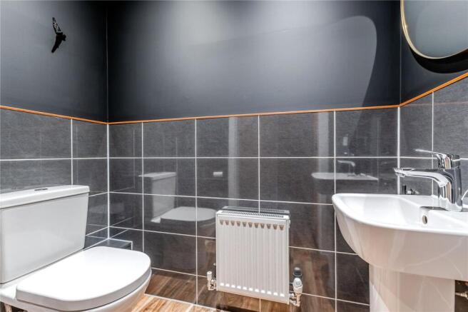 4 bed Detached for sale Image 7