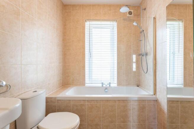 2 bed Terraced to rent Image 7