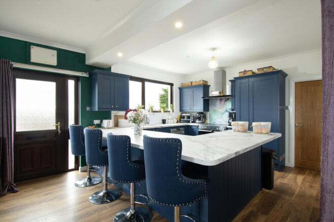 Breakfasting Kitchen