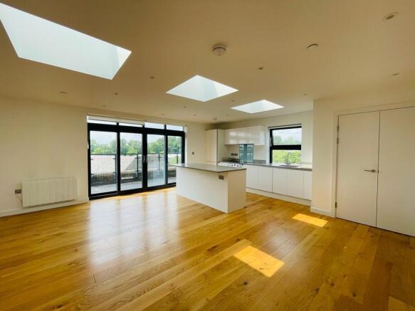 Living room pic 2.jpg